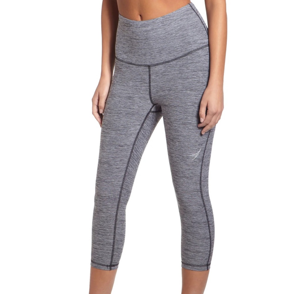033EA.- Endeavor Athletic. Eclipse Capri. Size Small